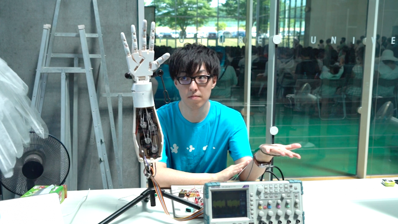 筋電義手の画像