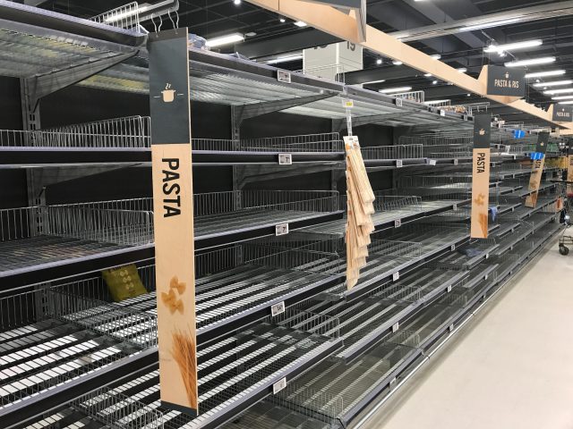 デンマークロックダウン時の食料品売り場
