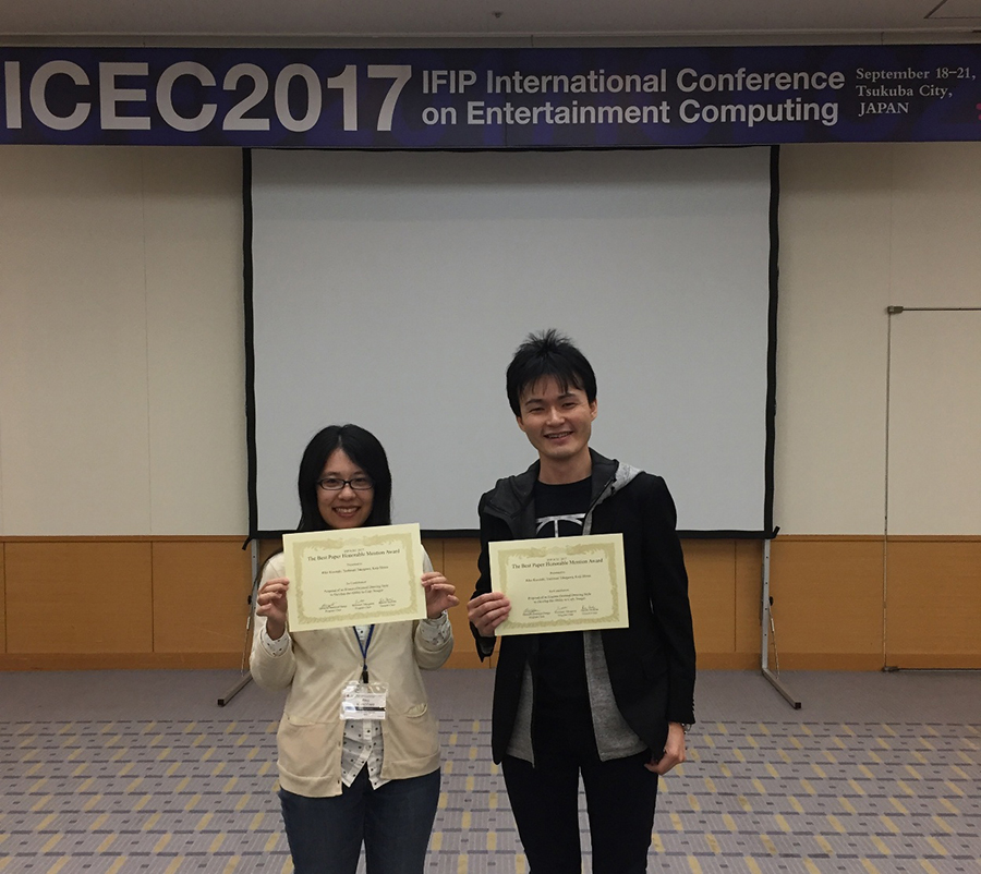 Best Demo Awardを受賞した学生のイメージ