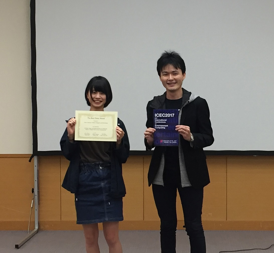 he Best Paper Honorable Mention Awardを受賞した学生のイメージ