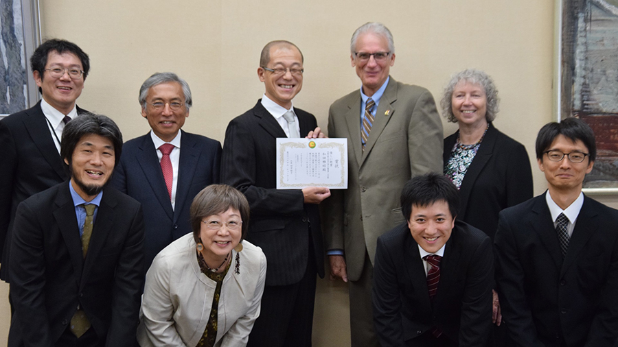 「優しい街賞」の授賞式の様子