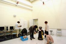 研究をする学生のイメージ