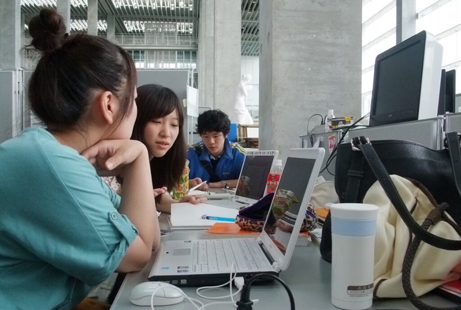 プロジェクト学習に取り組む様子